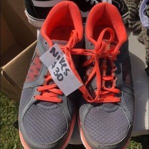 Nike sneaker — brand new